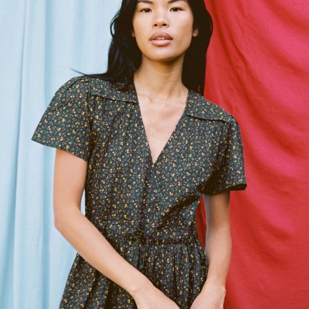Simple Dawn Dress in XS Petite Noir Peach Harvest